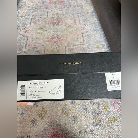 Donna Karen Zee Black Slip On Wedge Size 8 - Picture 2 of 8